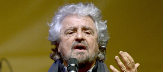 Grillo lascia m5s