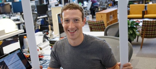 Dipendenza da social: ma Facebook sta facendo tutti questi danni?