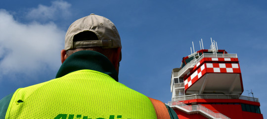 Alitalia: Governo,approfondiamo prima di negoziazioni in esclusiva