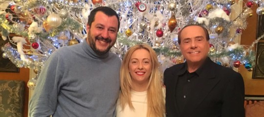 Centro destra: Berlusconi, Salvini e Meloni firmano il programma