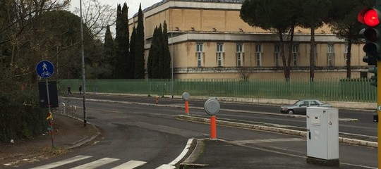 Chiuso per sempre il mercato abusivo davanti alla moschea di Roma?