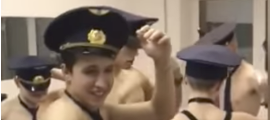 video studenti hot pants