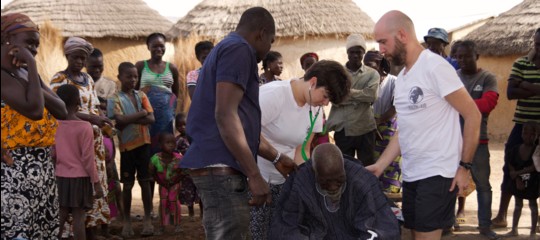Così lavorano i medici italiani a Saboba, confine tra Togo e Ghana dove la malaria uccide di più