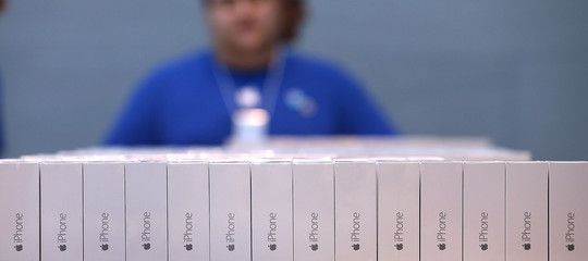 Apple ha annunciato una funzione che eviterà il rallentamento dei vecchi iPhone