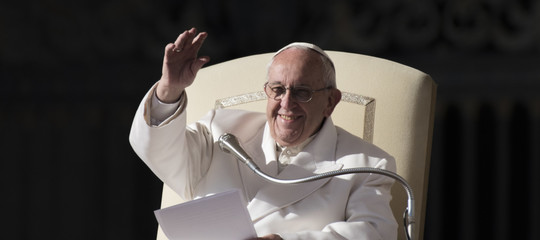 Il Papa spiega il diabolico potere delle fake news