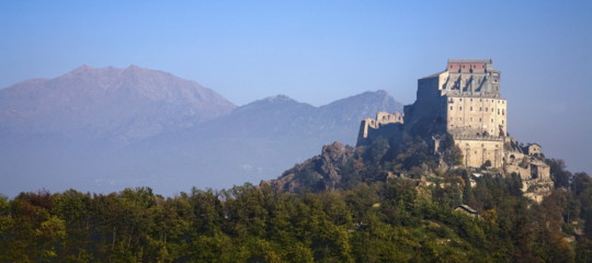 Torino: Sacra San Michele in fiamme, soccorsi difficili