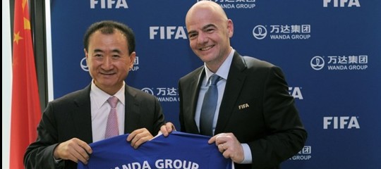 Il miliardario cinese Wang Jianlin ha deciso di smontare il suo impero globale