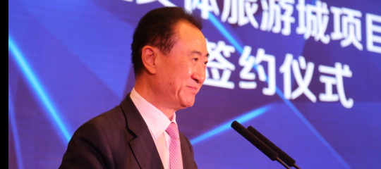 Il miliardario cinese Wang Jianlin ha deciso di smontare il suo impero globale