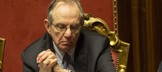 Fisco: Padoan, con flat tax rischio per i conti pubblici