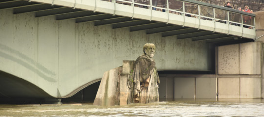 La Senna in piena minaccia i ponti di Parigi. E' a 5,82 metri
