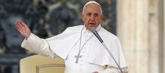 Perché Bergoglio ostenta così la sua fallibilità