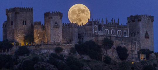La luna del 31 gennaio sarà speciale e spettacolare. Per 4 ragioni