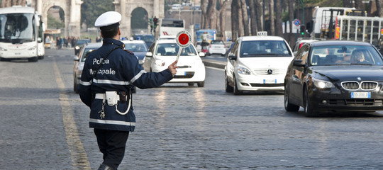 Smog: domani e mercoledì limiti circolazione a Roma
