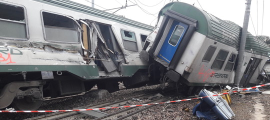 Treno deragliato: perquisizioni nelle sedi di Trenord e Rfi