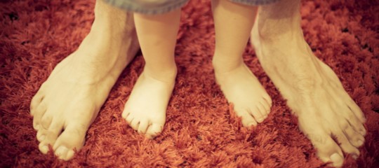 Congedo di paternità? Non basta a difendere lo stipendio delle donne