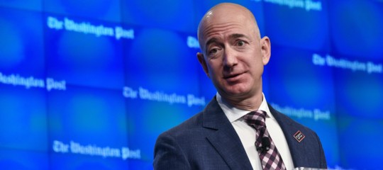Bezos e Buffett studiano un'assicurazione sanitaria economica per i rispettivi dipendenti