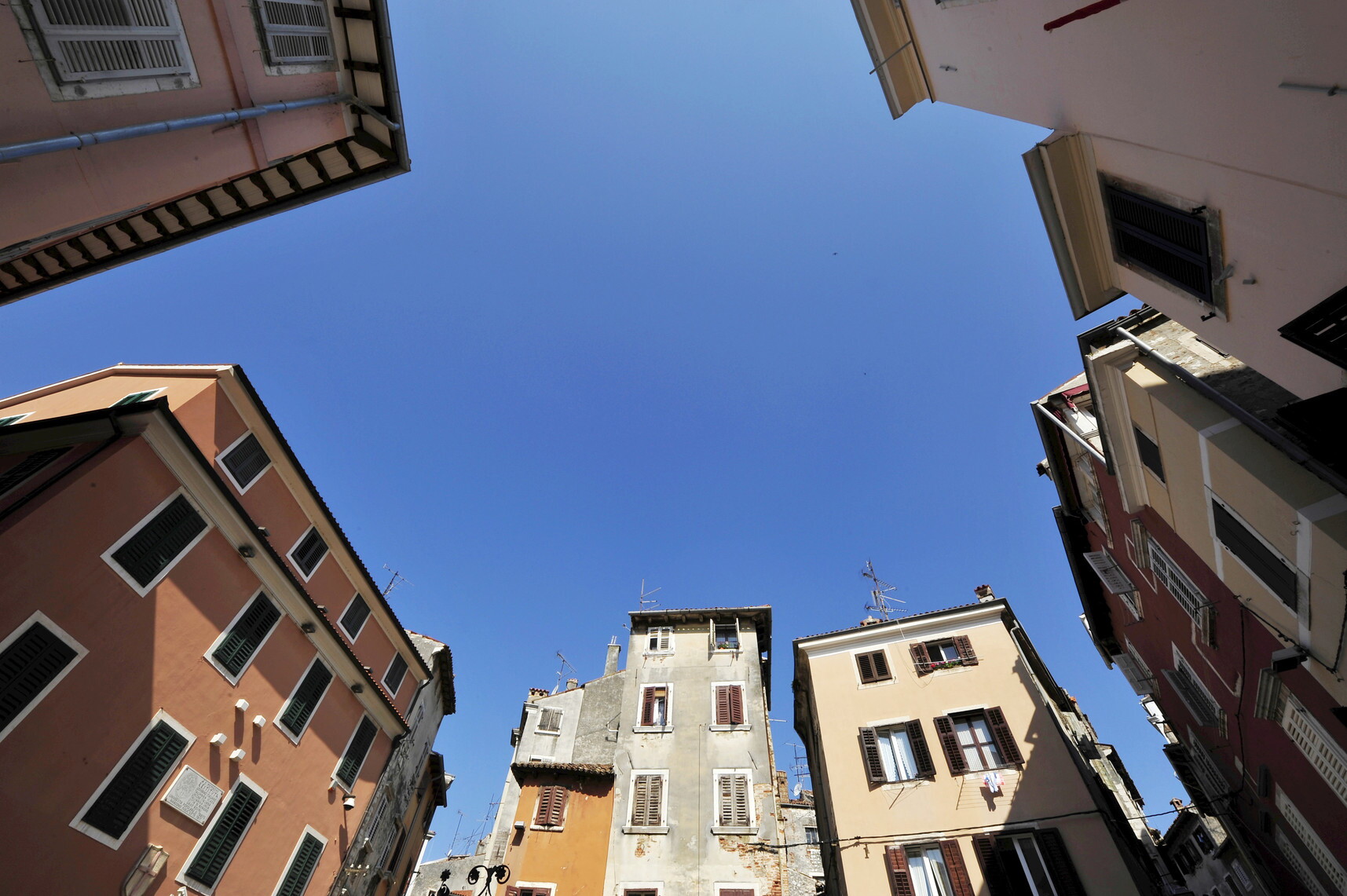 Affitti brevi, "obbligatorio il riconoscimento de visu"