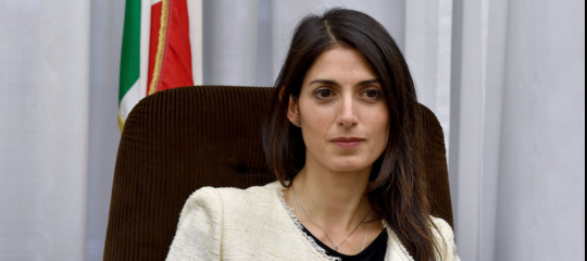 Vaccini, Lorenzin a Raggi: palese violazione della legge