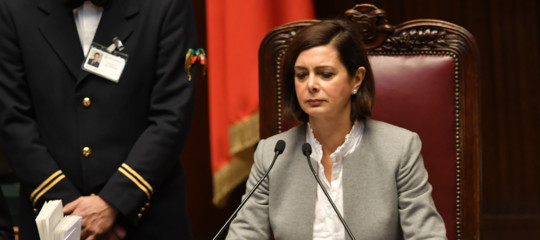 Chi è l'uomo che ha 'decapitato' la Boldrini