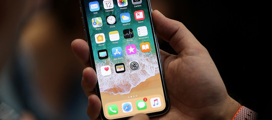 Ma davvero l'iPhone X non fa rispondere alle telefonate?