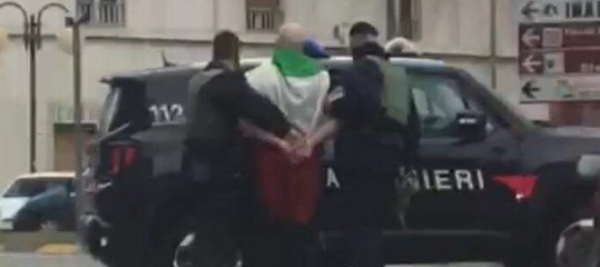 La sparatoria di Macerata e i gesti, invisibili e colpevoli, di certa politica