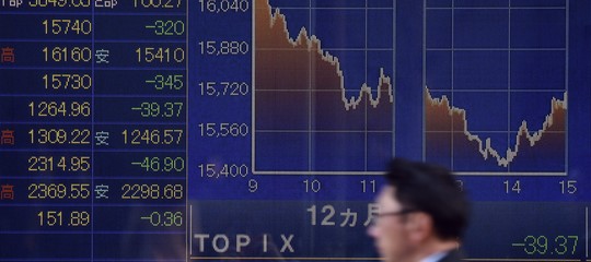 Borse: Asia a picco dopo Wall Street, Tokyo perde 1.200 punti