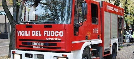 Esplosione in azienda del Comasco: diversi feriti, uno grave