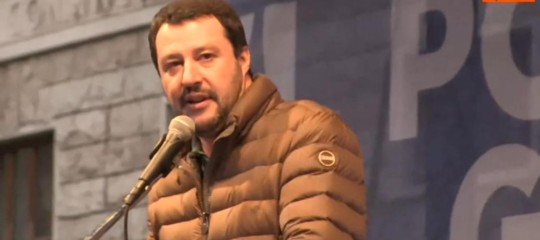Hacker prendono il controllo del sito di Salvini. "Abbiamo rubato la sua chat"