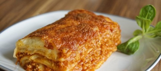In cucina millennial tradizionalisti: pasta al forno piatto preferito