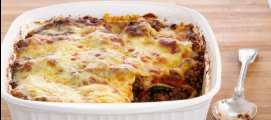 In cucina millennial tradizionalisti: pasta al forno piatto preferito