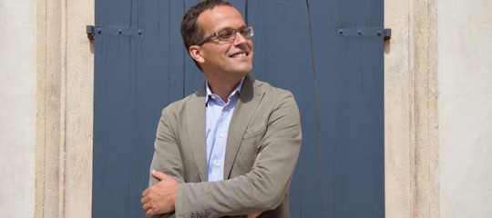 Dusi ('10 volte meglio') contro Facebook in vista del voto: "Ci discrimina"