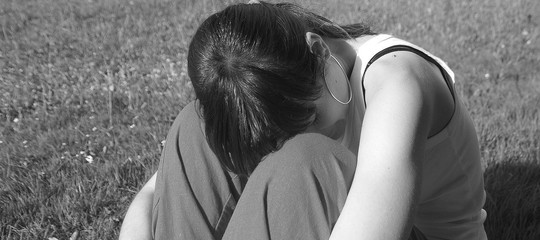 Violenza sessuale: denuncia studentessa, arrestato docente