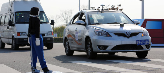 L'auto a guida autonoma è diventato un rompicapo per filosofi