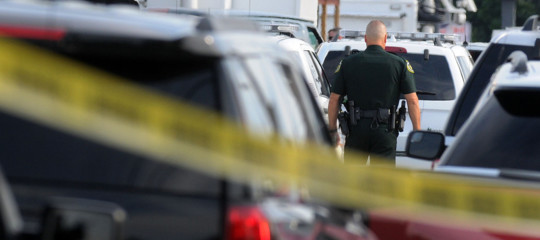Ex studente fa strage in una scuola in Florida, 15 morti