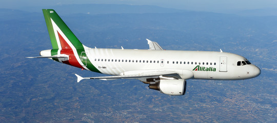 Alitalia: Calenda, nessuna soluzione prima voto; Air France "Non sicuro che entreremo in capitale"