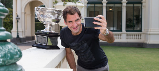 Federer torna numero 1 del mondo e riesce nell'impresa di ritrovare il tempo perduto