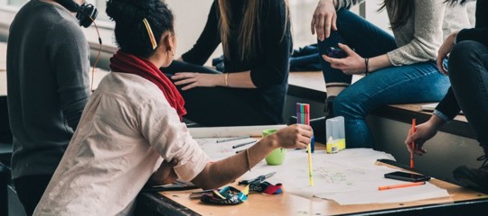 Scuola: Cesena, studente sferra pugno in faccia a professoressa