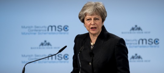 Theresa May vuole "con urgenza" un accordo sulla sicurezza con la Ue