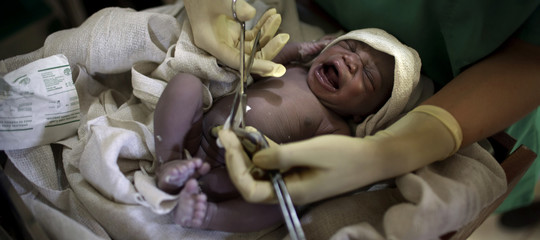 Unicef: 2,6 milioni di bambini muoiono nel primo mese, 7.000 al giorno