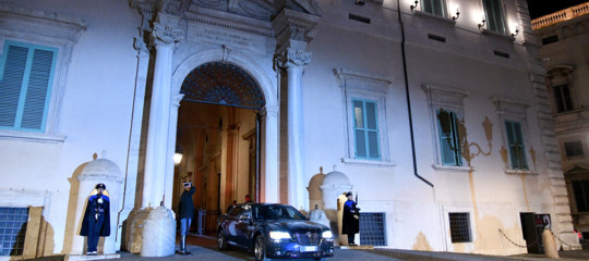 Servizi: Governo chiede proroga vertici