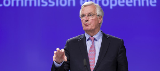Strappare condizioni accettabili all'Ue, evitare un nuovo referendum. La doppia sfida di Theresa