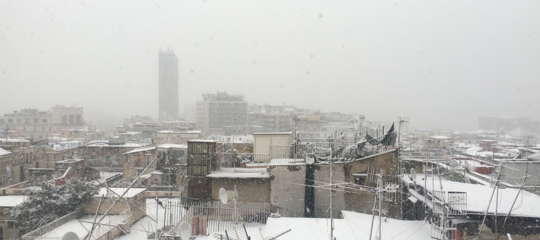 Maltempo: nevicata su Napoli, imbiancato anche il lungomare
