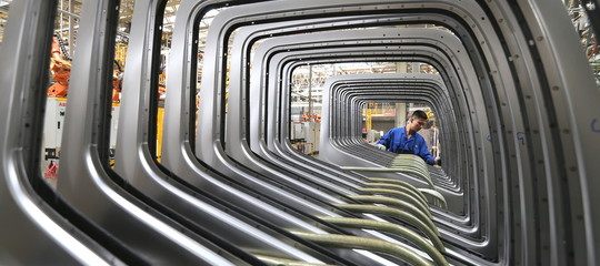 Produzione industriale: inverte la rotta e a febbraio recupera a +0,5% su gennaio