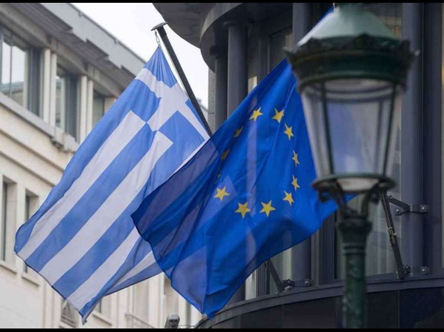 Germania, ok aiuti alla Grecia. Lo Spread sotto quota 100 punti