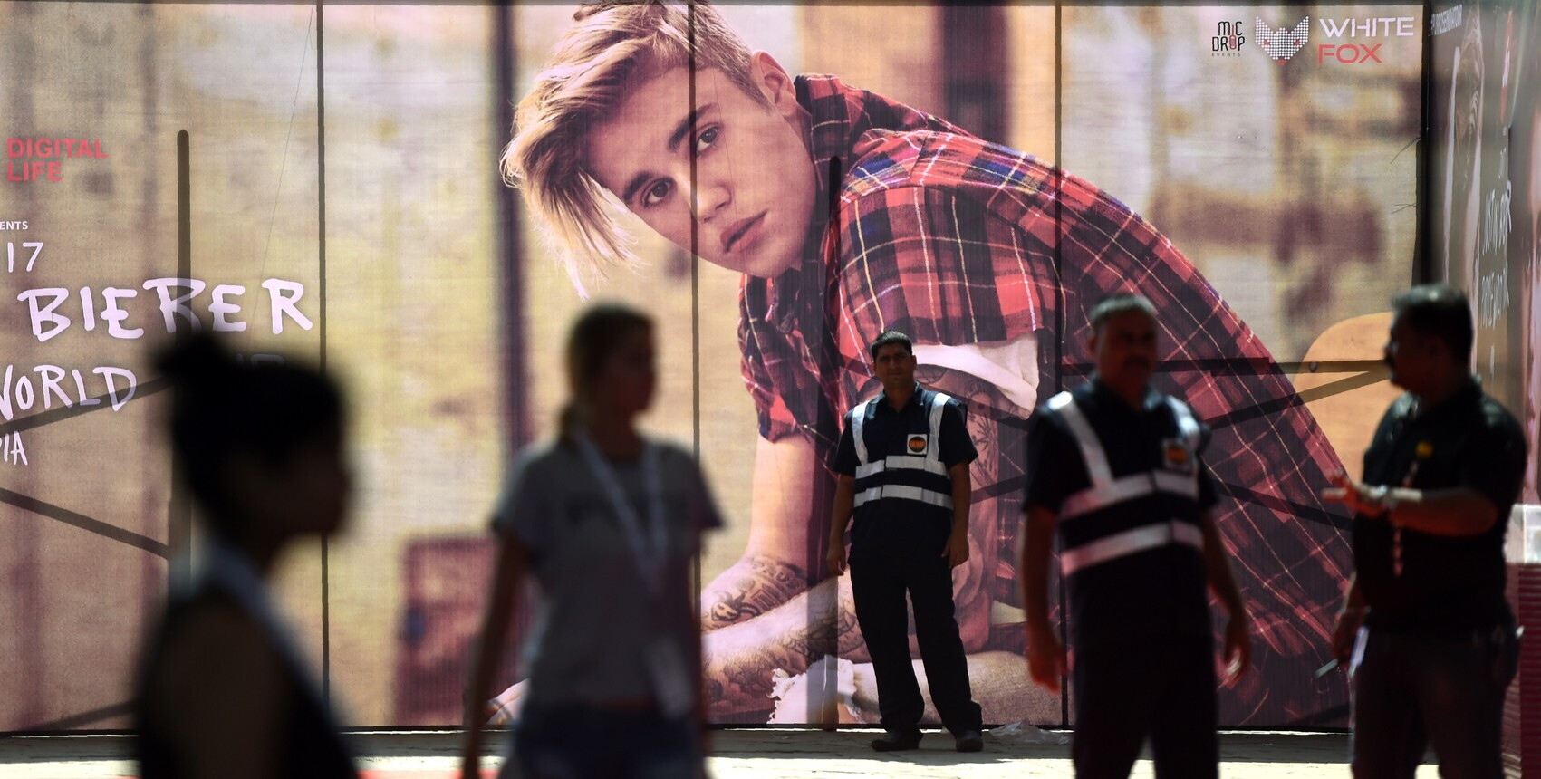 Torna a sorpresa Justin Bieber. Esce il nuovo album 'Swag'