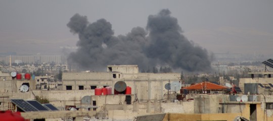 Siria: bombardamenti nella notte su Ghouta est, morti e feriti