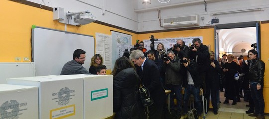Alle 12 ha votato il 19,3% degli italiani, nel 2013 era il 14,9%