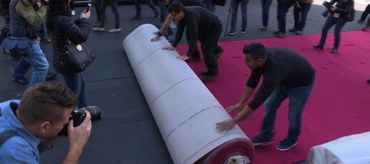 Il tappeto rosso degli Oscar in realtà non è rosso