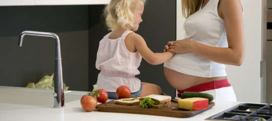 Cosa mangia una mamma responsabile (anche quando è vegana)