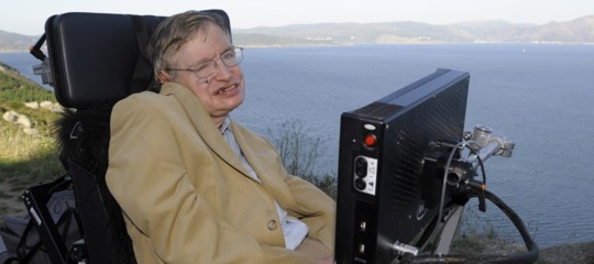 Cosa ci lascia Stephen Hawking, una vita dedicata ai misteri del Cosmo